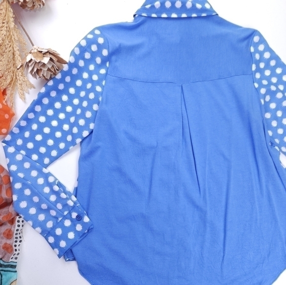 Michael Kors Baby Blue Dotted Button Down Top Sz M - Picture 9 of 12